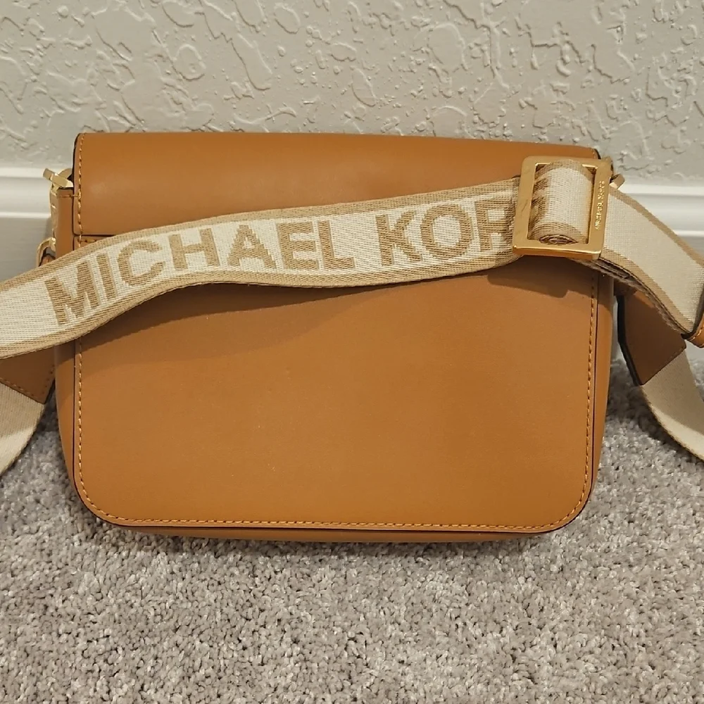 Michael Kors Brown Crossbody Bag with Gold Accents - Picture 5 of 10